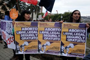 En la última década se ha condenado a 230 personas por el delito de aborto en Chile