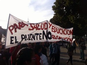 Más de dos mil personas  marcharon en Chiloé contra el saqueo y a favor de las políticas sociales de la isla   