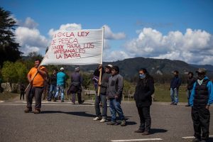 Pescadores opositores a ley Longueira acusan persecución política en su contra