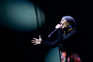 Anita Tijoux dedica canción en apoyo a jóvenes movilizados contra puente Chacao