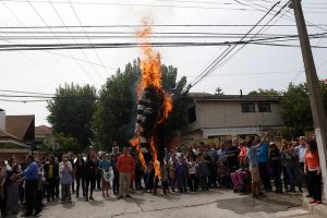 FOTOS | Así se celebró la quema del Judas en el Cerro Castillo en Viña del Mar