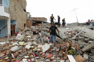 Ecuador mantiene arduas tareas de rescate y cifra de fallecidos aumenta a 413