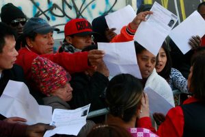 Académicos evidencian racismo y sesgo en la prensa chilena al informar sobre migrantes