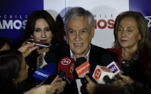 VIDEO| 2 ocasiones en que Piñera prefirió una "prensa amordazada"
