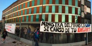 FOTOS| Universidad Diego Portales amanece tomada y se suma a movilización estudiantil
