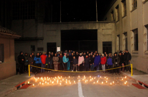 Vecinos realizan velatón en defensa de la fábrica Bellavista Oveja Tomé