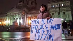 “¡Macri, pagame la boleta!”: Masivo cacerolazo en Argentina contra Macri y el tarifazo