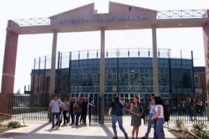 Los lapidarios informes del Mineduc que muestran cómo Laureate se ha enriquecido con la educación en Chile