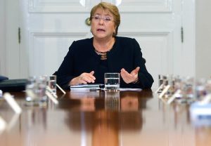 Bachelet y ajustes al sistema de pensiones: Desde el capitalismo popular hasta la perpetuidad de las AFP