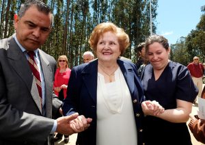 Lucia Hiriart renuncia a la fundación que heredaría 5.000 millones de Cema- Chile