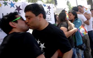 Gobierno confirma que proyecto de matrimonio igualitario contempla adopción para parejas homoafectivas