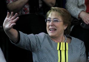 Adimark: Aprobación de Bachelet sube y el Congreso llega a su mínimo histórico