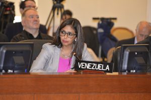 Denuncian agresiones de parte de la policía argentina a la canciller venezolana Delcy Rodríguez