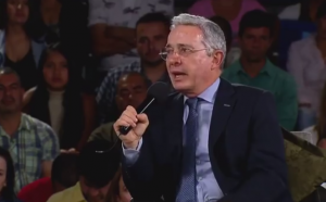 Uribe calma a los conservadores: Hay que defender la inversión privada y los valores de familia