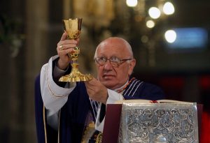 Pese a su renuncia, el Papa Francisco ratifica a Ricardo Ezzati como Arzobispo de Santiago