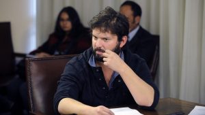 VIDEO| Gabriel Boric manda a "la cresta" al ministro de Justicia por caso Sename y luego pide disculpas en Twitter por polémica