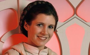 Actriz que interpretó a la Princesa Leia sufre un ataque al corazón y es tratada en cuidados intensivos