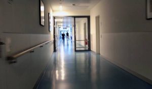 Joven irlandesa pidió ayuda para abortar y fue detenida en centro psiquiátrico