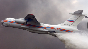 SuperTanker "soviético": Vladimir Putin ofrece poderoso avión que descarga 42 toneladas de agua
