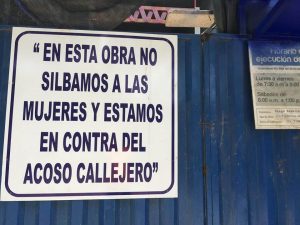 Obreros de construcción peruana en Miraflores se declaran en contra del acoso callejero