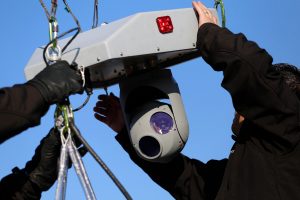 Drones y globos: Cómo se expande el negocio de vigilar Santiago desde el barrio alto