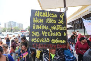 FOTOS| "Viña no es solo festival y caras bonitas": La protesta de los vecinos de la toma Felipe Camiroaga