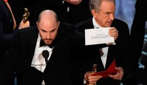 Encuentran al "responsable" del histórico error en la entrega de los Oscar