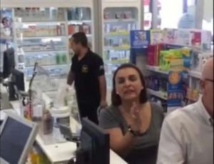La xenófoba de la farmacia no le gritó a la brasilera, te gritó a ti
