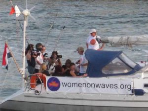 Barco que practica abortos en aguas internacionales llegó a Latinoamérica: Guatemala impuso custodia militar