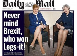No sólo en Chile: La sexista portada del Daily Mail que puso a competir las piernas de dos mujeres líderes en política