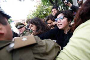 Informe sobre violencia policial en Latinoamérica llama a frenar la represión estatal y garantizar derechos de protesta