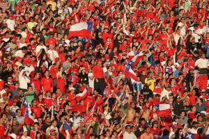 Prohiben a la Marea Roja gritar las palabras "puto", "maricón" y "negro" en el partido de Chile contra Venezuela