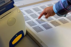 Voto electrónico: Un sistema que no mejora la democracia
