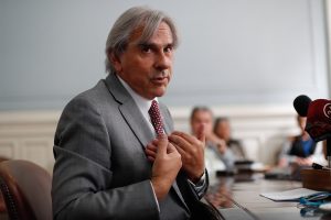 El raspado de la olla: Corte de Apelaciones desafuera al senador Iván Moreira por caso Penta