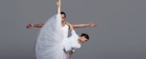 Ballet de Santiago abre el 2017 a teatro lleno junto a la Orquesta y el Coro