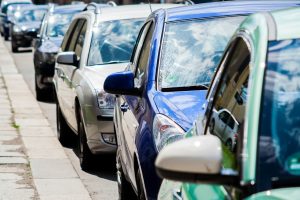 3 argumentos que cuestionan la medida de los estacionamientos gratuitos del alcalde Jadue