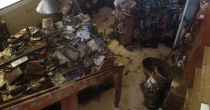 Librería Catalonia demandará a Costanera y Sacyr por inundaciones del Mapocho que hicieron perder 80 millones