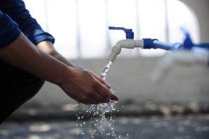 Empresarios hacen lobby en medios de derecha contra la modificación al Código de Aguas