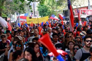 Codelco, Home Center y Minera Escondida: La huelga en Chile como terreno en disputa