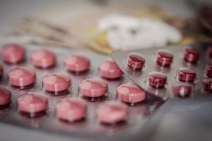 El plan de trasnacional farmacéutica para destruir stock de medicamentos contra el cáncer y subir precios hasta un 4.000%