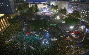 Masiva marcha contra el 2x1 repletó las calles argentinas: "Ningún genocida suelto"