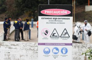 Fiscalía indaga posible delito ambiental tras derrame de parafina en Río Mapocho