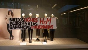 Trabajadores de H&M cumplen tres semanas en huelga y acusan sobornos y amenazas por parte de la empresa