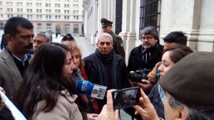 Esposa de trabajador que lleva 56 días en huelga de hambre a Bachelet: "Si no se resuelve esto tendré que sumarme"