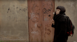 VIDEO| El lado más íntimo de Mon Laferte en "Un alma en pena", el documental que registra su reencuentro con Chile