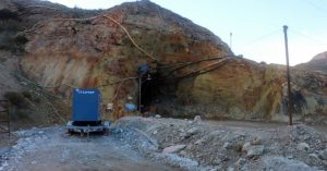 Geólogo asesor de Sernageomin explica por qué el rescate en mina Cerro Bayo es más complejo que el de los 33 mineros