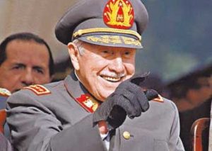 REDES| "Cerremos esta cagá de país por fuera": Indignación total tras devolución de dinero a familia Pinochet Hiriart
