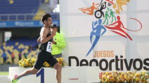 Víctor Aravena obtuvo oro en Sudamericano de Paraguay y consiguió la clasificación al Mundial de Londres