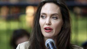Acusan a Angelina Jolie de denigrar a niños pobres de Camboya para el casting de su nueva película