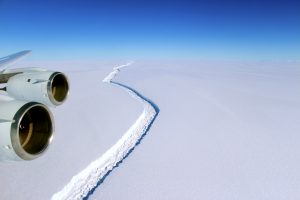 Greenpeace dice que desprendimiento del iceberg es "señal de que la crisis climática es más grave de lo que se piensa"